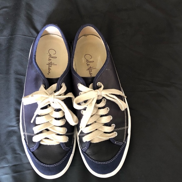 Sneakers - Picture 3 of 5